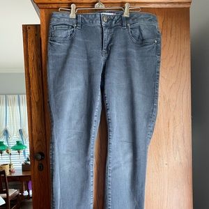 Cabi -size 6- EUC Slim Boyfriend